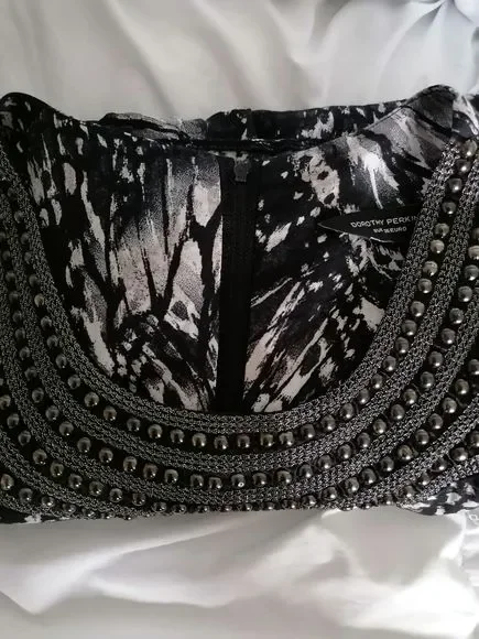 Dorothy Perkins Top Grey White Beading Round Neck Pretty - Picture 6 of 8